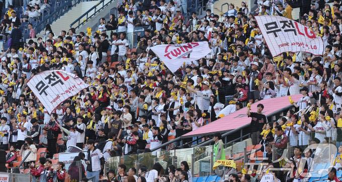 [사진] KBO리그, 300만 관중 돌파