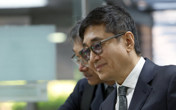 횡령·배임 의혹을 받는 이호진 전 태광그룹 회장이 16일 오전 특정경제범죄가중처벌 등에 관한 법률 위반(횡령) 등 혐의로 서울중앙지방법원에서 열린 구속 전 피의자 심문(영장실질심사)에 출석하고 있다. / 사진=뉴스1 박정호 기자 