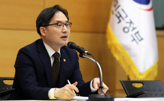 한기정 공정거래위원장이 지난 16일 세종시 정부세종청사에서 열린 출입기자단과의 차담회에서 주요 현안 질의에 답변 하고 있다. /사진=뉴스1