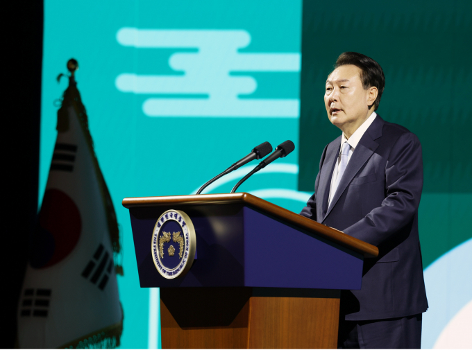 윤석열 대통령이 국가유산청 출범식에서 국가유산을 미래 지향형 체계로 관리하겠다고 밝혔다. 사진은 윤 대통령이 17일 대전 서구 정부대전청사에서 열린 국가유산청 출범식에서 축사하는 모습. /사진=뉴시스(대통령실통신사진기자단)
