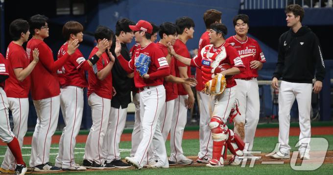 [사진] SSG, 짜릿한 5-4 역전승
