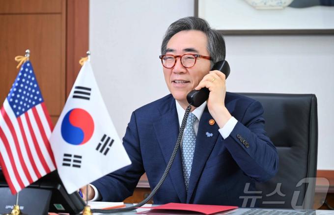 조태열 외교부 장관이 토니 블링컨 미국 국무장관과 전화통화를 하고 있다.(외교부 제공)
