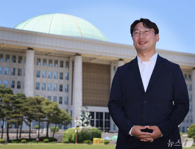 모경종 더불어민주당 당선인이 14일 서울 여의도 국회에서 뉴스1과 인터뷰를 하고 있다. 2024.5.14/뉴스1 ⓒ News1 송원영 기자
