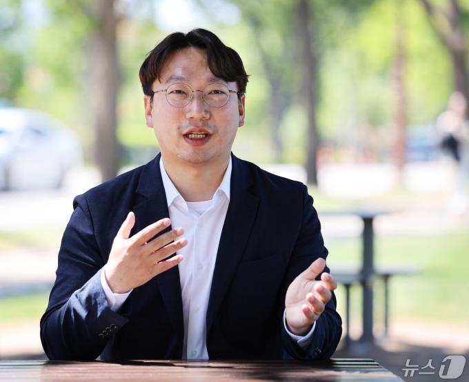 모경종 더불어민주당 당선인이 14일 서울 여의도 국회에서 뉴스1과 인터뷰를 하고 있다. 2024.5.14/뉴스1 ⓒ News1 송원영 기자