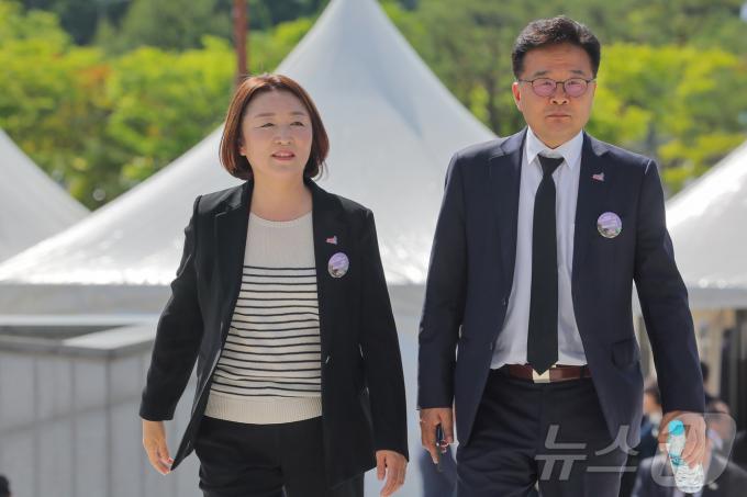 [사진] 5.18 기념식 참석하는 전진숙 당선인