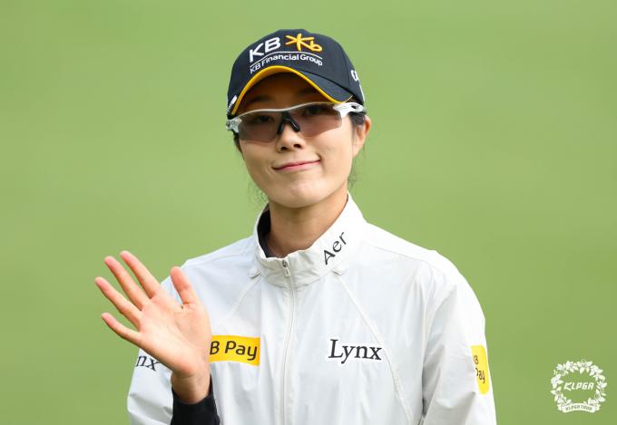 [사진] 안송이, 파세이브 홀아웃