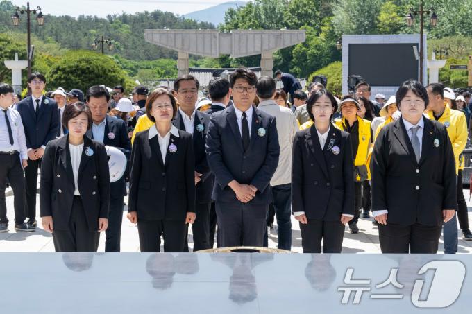 [사진] 오월영령 기리는 녹색정의당