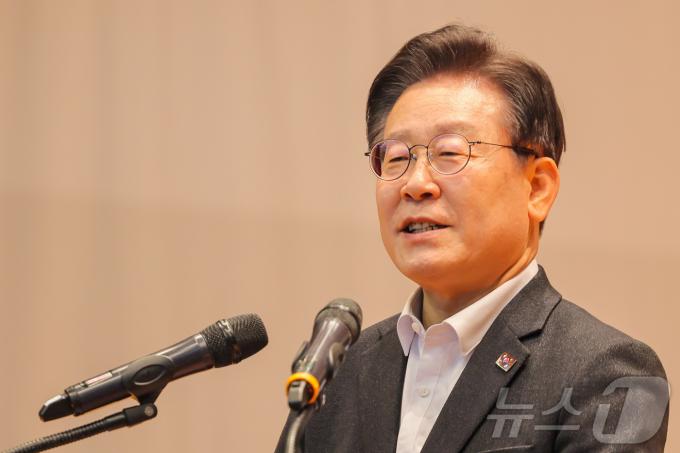 [사진] 발언하는 이재명 대표