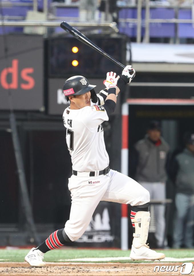 타격하는 KT 위즈 배정대. 2024.3.27/뉴스1 ⓒ News1 김영운 기자