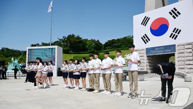 5·18민주화운동 44주년 기념식이 18일 오전 광주 북구 운정동 국립5·18민주묘지에서 열리고 있다. (공동취재) 2024.5.18/뉴스1 ⓒ News1 안은나 기자