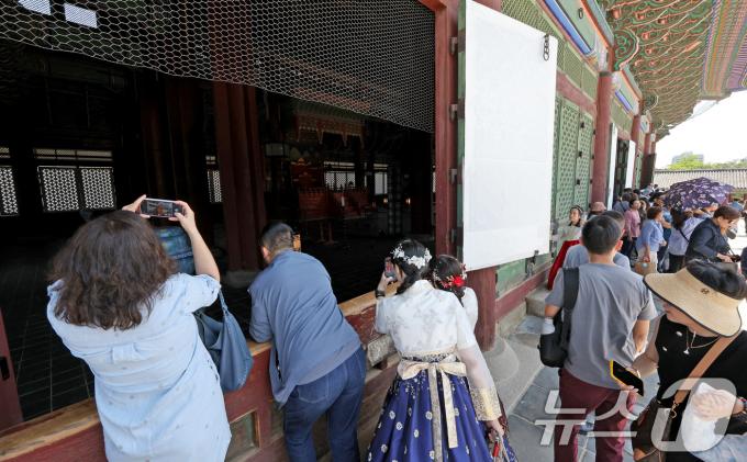 [사진] 북적이는 경복궁