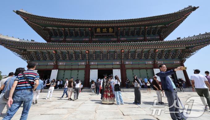 [사진] 경복궁 등 국가 문화유산, 오늘까지 무료 개방