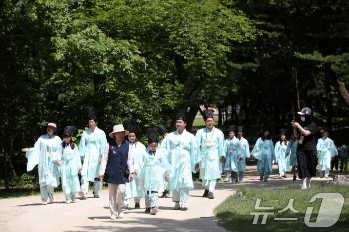 [사진] 태조의 천명을 찾아 나선 유생들