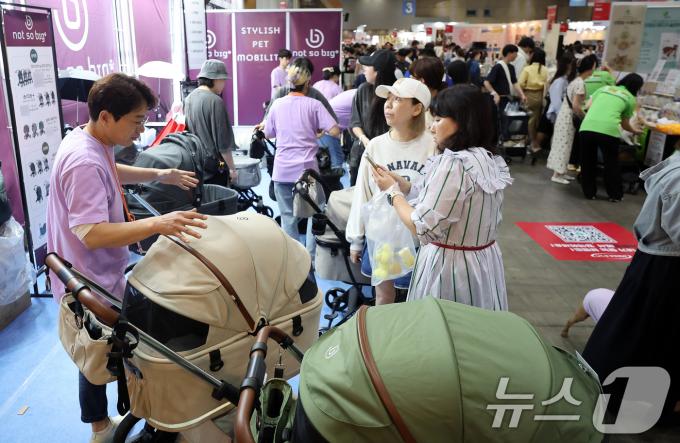 [사진] 관람객들로 북적이는 '2024 메가주 일산'