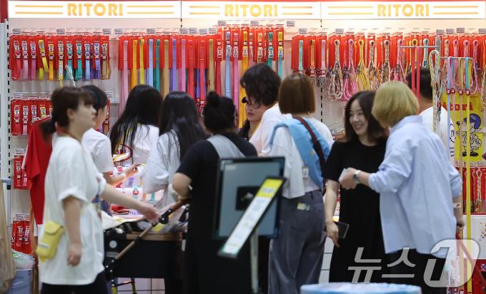[사진] 알록달록 다양한 목줄의 세계