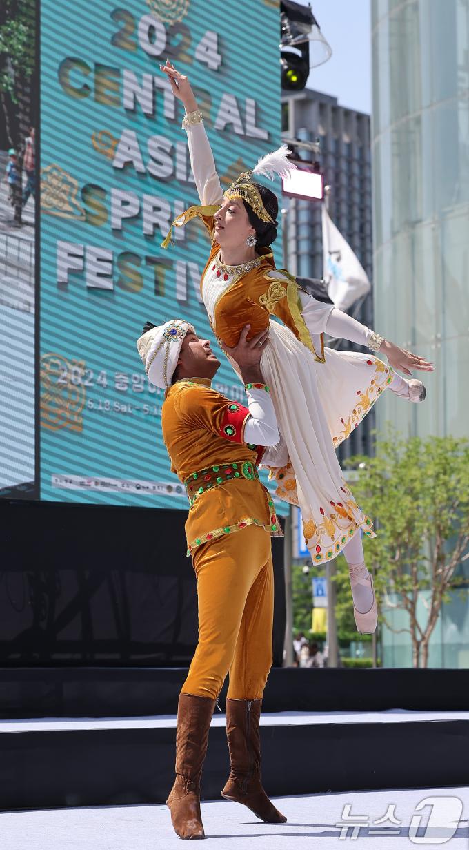 [사진] 청계광장에서 열린 '2024 중앙아시아 봄맞이 축제'