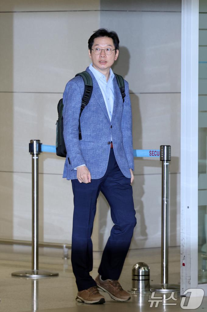 [사진] 귀국하는 김경수 지사