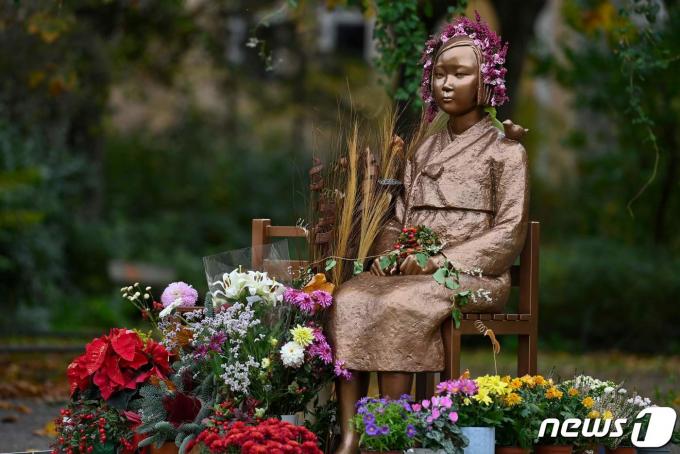 독일 수도 베를린 마테구에 설치된 '평화의 소녀상'. ⓒ AFP=뉴스1 ⓒ News1 김예슬 기자
