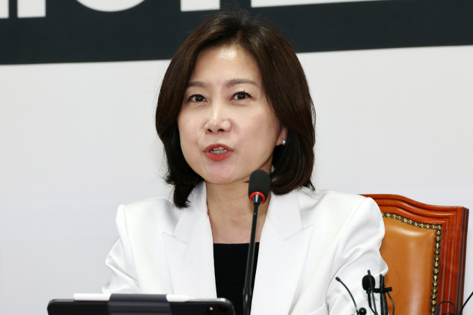 허은아 개혁신당 신임 당대표가 국민의힘과의 연대에 대해 "함께할 부분이 있다면 할 것"이라고 말했다. 사진은 허 대표가 20일 서울 여의도 국회에서 열린 최고위원회의에서 발언하는 모습. /사진=뉴시스
