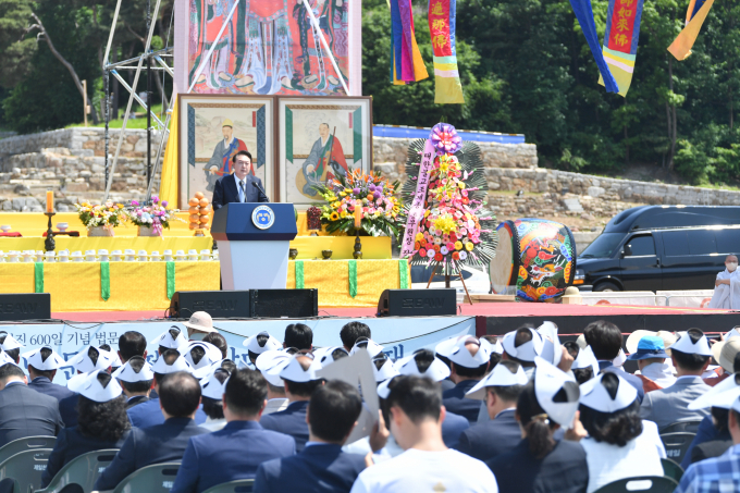 윤석열 대통령이 '회암사 사리 이운 기념 문화축제 및 다례제'에서 축사를 하고 있다. /사진제공=양주시