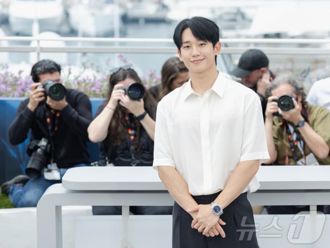 [사진] [칸영화제] ‘베테랑2’ 포토콜, 포즈 취하는 정해인