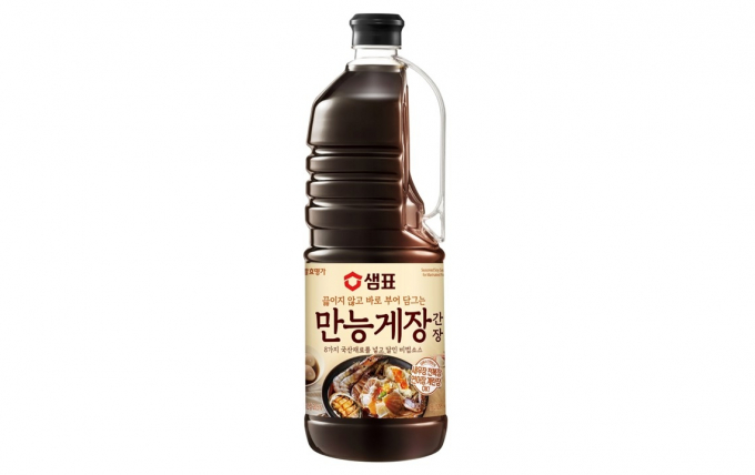 샘표가 끓이고 식힐 필요 없이 붓기만 하면 간장게장을 만들 수 있는 '만능게장간장'을 출시했다고 21일 밝혔다. /사진=샘표