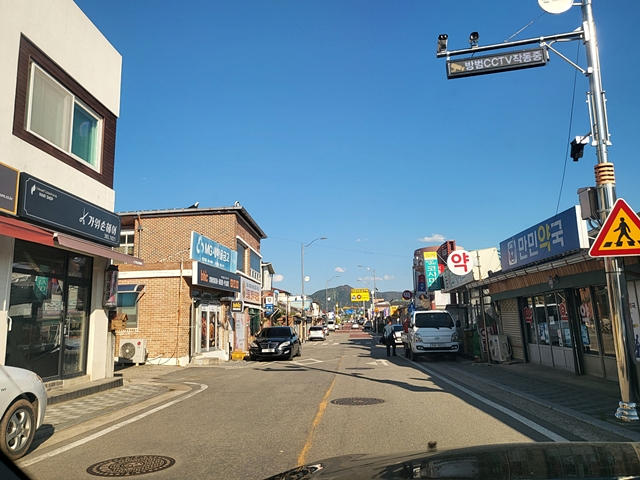 대구시와 대구전통시장진흥재단이 주관하는 골목상권 회복 지원사업에 최종 선정된 군위군 의흥면 어슬렁길 모습/사진제공=대구 군위군