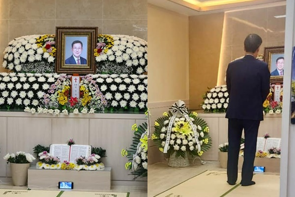 한덕수 국무총리가 21일 고(故) 이건주 폐암환우회 회장을 조문하는 모습을 공개했다. 사진은 한 총리가 고인이 된 이 회장을 조문하는 모습. /사진=한 총리 페이스북