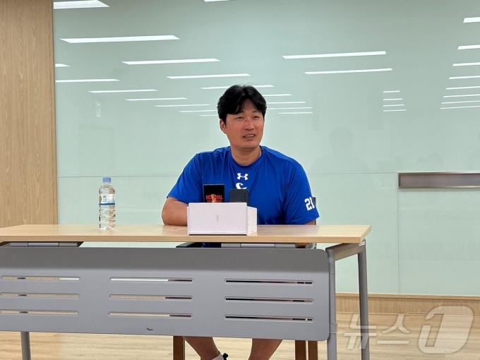 21일 대구 삼성라이온스파크에서 KT 위즈전을 앞두고 인터뷰를 진행한 삼성 마무리 투수 오승환. 2024.5.21/뉴스1 ⓒ News1 문대현 기자