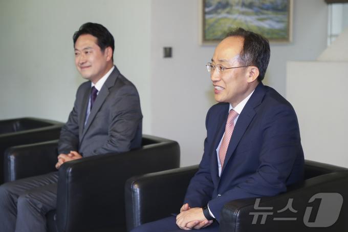[사진] 추경호, MB예방