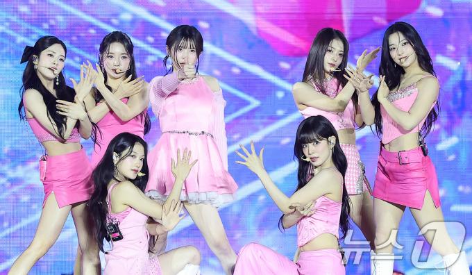 [사진] 열정적인 무대 펼치는 프로미스나인