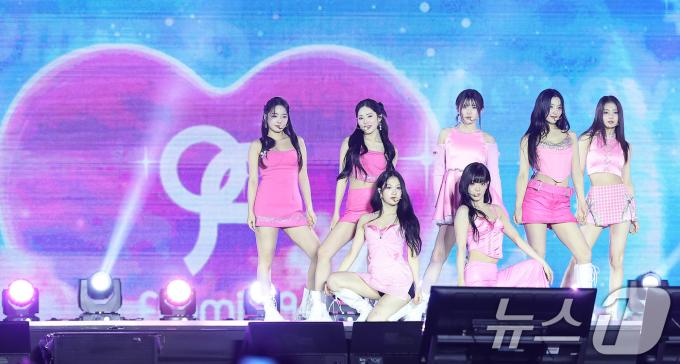 [사진] 프로미스나인, 스윗한 무대