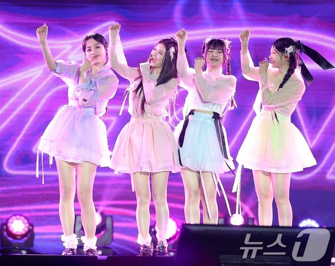 [사진] 뉴진스, 코리아 온 스테이지의 피날레