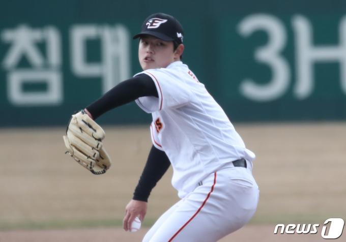 역투하는 한화 이글스 투수 문동주. 2024.3.12/뉴스1 ⓒ News1 김기태 기자