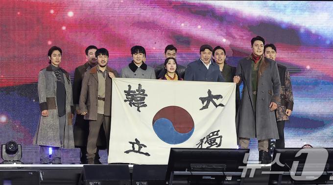 [사진] 뮤지컬 영웅, 가슴이 뜨거워지는 무대
