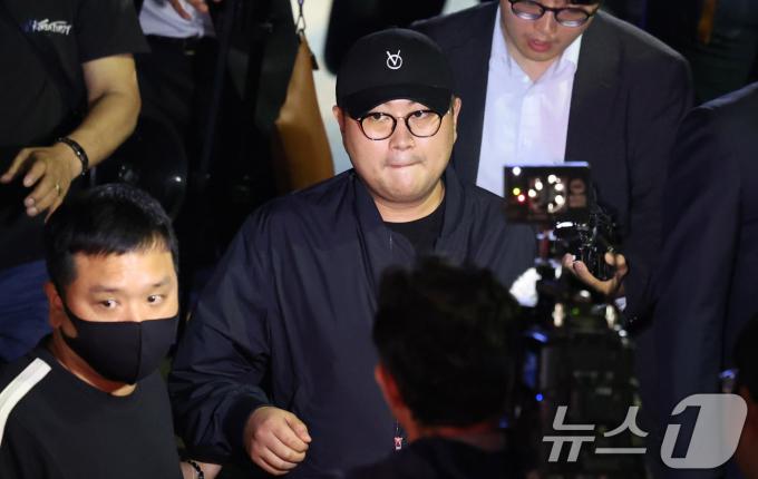 [사진] 굳은 표정의 김호중