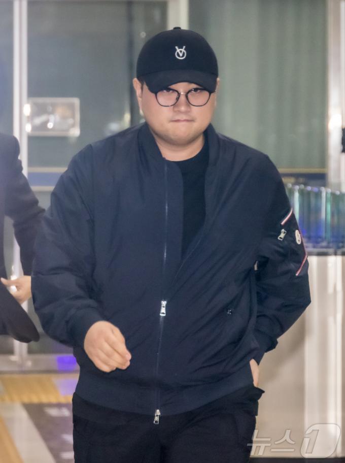 [사진] 강남경찰서 나오는 김호중
