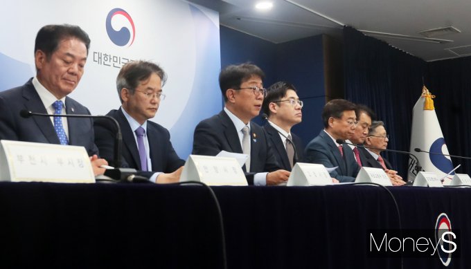  국토교통부가 1기 신도시 선도지구 선정을 통해 올해 2만6000가구 대상으로 사업을 추진한다. 이주로 인한 전세시장 불안이 발생하지 않도록 지역 주택 수급 동향을 면밀히 모니터링하고 필요시 즉각 대응하기로 했다./사진=임한별 머니S 기자