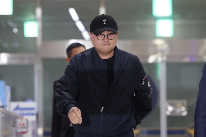 음주 뺑소니 혐의를 받고 있는 김호중이 사건 당일 소주 10잔 정도를 마셨다고 진술했다. 사진은 지난 21일 서울 강남구 강남경찰서에서 경찰 조사를 받은후 귀가한 주 뺑소니 혐의를 받는 트로트 가수 김호중. /사진=뉴시스