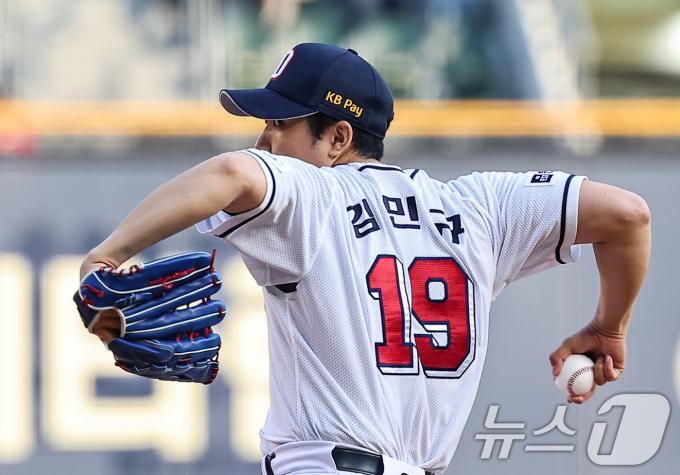 [사진] 두산 김민규, 승리를 위해