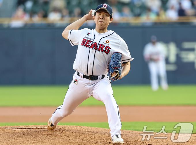 [사진] 두산 김민규, 힘차게