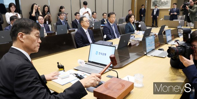 [머니S픽] 한은, 기준금리 '11회 연속' 동결 상반기 통화정책방향 마무리