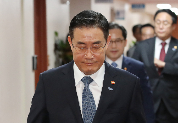 신원식 국방부 장관이 수류탄 폭발 사고로 숨진 훈련병의 빈소를 23일 조문했다. 사진은 신 장관이 지난 21일 서울 종로구 정부서울청사에서 열린 국무회의에 참석하는 모습. /사진=뉴스1 