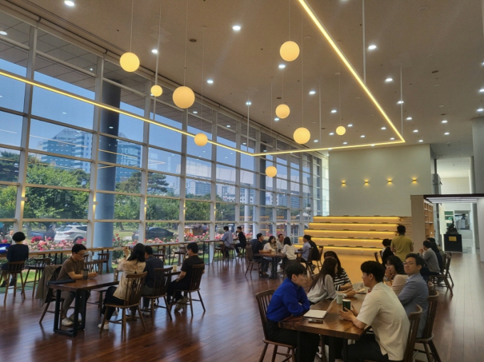  '열린 청사'로 리모델링한 광주시청사 다목적 공간/사진=광주시