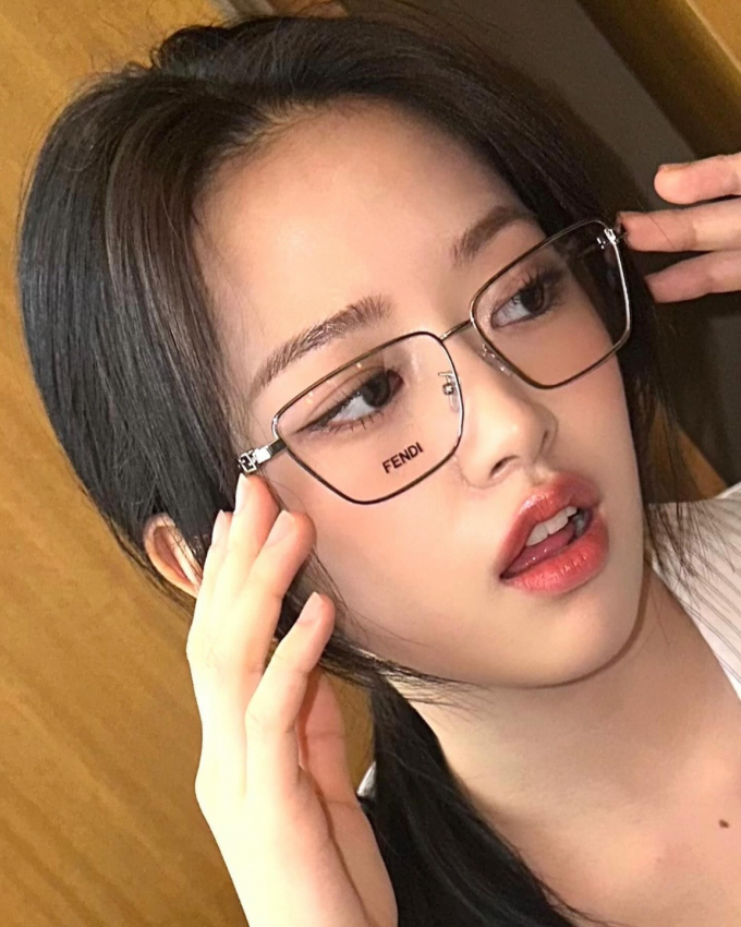사진=안유진 인스타그램