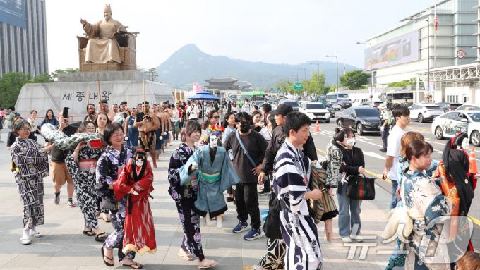 [사진] 서울세계도시문화축제 열리는 광화문광장