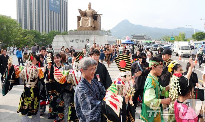 [사진] '세계 문화 보러 오세요'