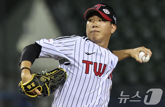 [사진] LG 김유영, 실점은 없다