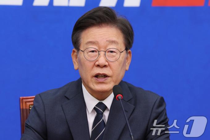 [사진] 연금개혁 기자회견하는 이재명 대표