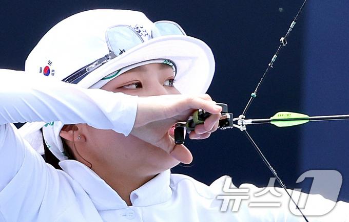 [사진] 한승연, 침착하게